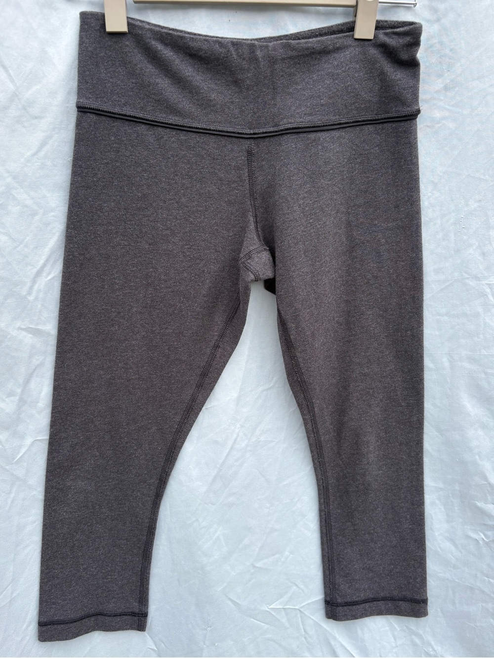 lululemon athletica Women's Dark Charcoal Gray Cropped Leggings